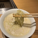 ビーフキッチン - 麺リフト