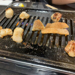 焼肉 裏天王寺安兵衛 - あぶらホルモン、ハチノス