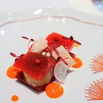 萬屋本店レストラン - 前菜…本鮪と長茄子のミルフィーユ仕立て オクラと新生姜　赤パプリカのソース