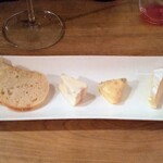 ジビエ＆ワイン ブラッスリー山梨 - チーズの盛り合わせをハーフで