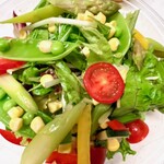 ヴィノテカ・メッシーナ - 季節のコーンが宝石のよう彩り野菜