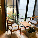 NORR COFFEE ROASTERS - 中2階の小さな席にて