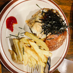 HYOE'S BURGERS + FRIES - 