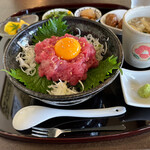 ごはん処 花季 - ねぎとろ丼(玉子付) 1600円。