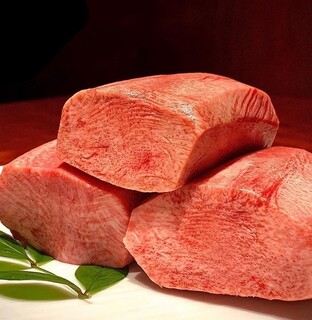 h Ginza Yamashina - 各卸元業者との強い信頼関係がある為、最高品質の肉のみを安定して仕入れる事が出来ます。