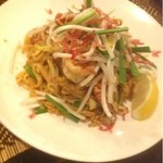 トラン - タイ風焼きそば  680円