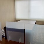 Milk Curry & Bar Bite - 小上がりっぽいスペース。