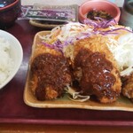 どんじゅう - 料理写真:サービス定食(チキンカツ、鶏煮込)