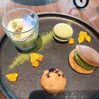 The Living Room with SKY BAR - 
