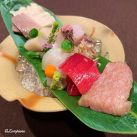 お料理 七草 - 鯨の畝須のﾍﾞｰｺﾝ､帆立貝柱､真鯛､鮃､本鮪 赤身､中トロ､カマトロ