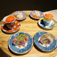 焼肉㐂舌 南船場 - 生白せんまい 和牛ユッケ漬け玉子 和牛トロたく巻寿司