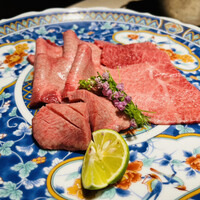 焼肉㐂舌 南船場 - 熟成塩タン盛合せ　厚切タン　薄切タン　タンカルビ　
                      熟成塩焼肉　ヒウチ　イチボ