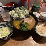 家系ラーメン クックら - かため多め海苔増し刻みネギ別皿ライス