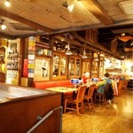 BUBBA GUMP SHRIMP - 店内はカントリー風