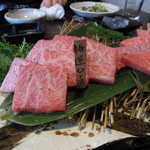 炭焼肉 石田屋。 - 特選ロース