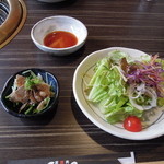 一品とサラダ