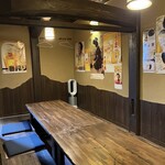 居酒屋いきなり - ８人掛けになります。
