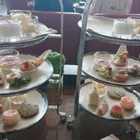 ザ タヴァン グリル＆ラウンジ - 