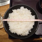 肉のとみい - お茶碗の直径16cm