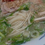 元祖ラーメン長浜家 - ・麺は細くカタでコリッとした感じに