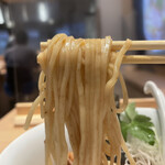 ラーメンWalkerキッチン - 全粒粉入りのモチモチ麺