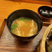 赤坂とゝや魚新 - 油揚と豆腐の味噌汁