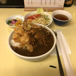 天重 - ③ かき揚げカレー丼.、サラダ、お新香