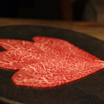 USHIGORO S. - 厳選赤身の焼きしゃぶ 岡崎牧場近江牛43ヶ月のクリ