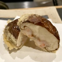 天ぷら 小宮山 - 椎茸の海老詰め