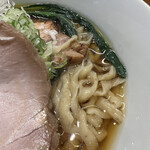 179498030 - 醤油（中太手もみ麺）　のアップ