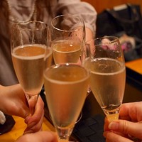 高瀬 - スパークリングワインで乾杯