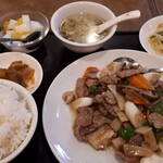 豫園飯店 - 広東風牛肉の沙茶醤炒め+大盛り食事セット