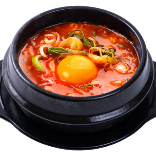 旨味たっぷりスンドゥブやチヂミが魅力◆本格韓国料理を満喫♪