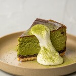 Matcha basque cheesecake