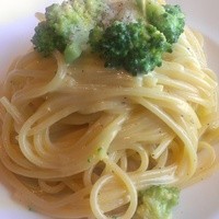 バローロ - アンチョビとブロッコリーのカルボナーラ