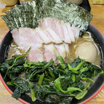 麺家 紫極 - チャーシューメン＋のり＋ほうれん草＋味玉