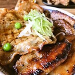 元祖豚丼屋 TONTON - ハーフ＆ハーフ丼「あっぷ図」