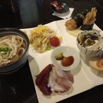 遊食麺処おめん - 全景・ワンプレートランチ