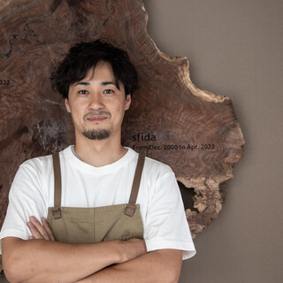 스에히로 타케시 씨(수에히로타다시) 식재료 본래의 맛을 최대한 끌어내는 요리