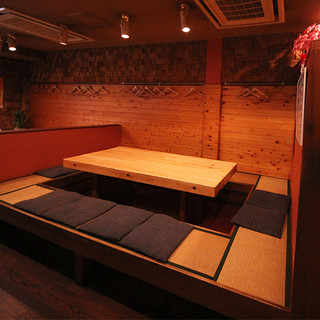 12名掛け
掘りごたつ

1テーブル