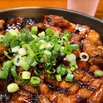 炭焼豚丼 豚野郎 - 