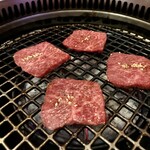 焼肉 拍手喝采 - 焼きます