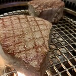 焼肉 拍手喝采 - 焼きます