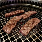 焼肉 拍手喝采 - 焼きます