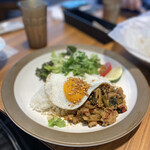 WIRED KITCHEN  - 鶏ひき肉とバジルのガパオライス
