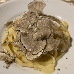 アンティカ トラットリア イナバ - サマートリュフのチーズスパ（2等分）