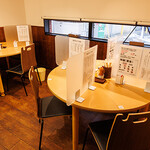 中華そば 千乃鶏 - テーブル