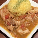 HIKE+B - ゴロゴロチキン煮込みカレー2022/07/13　日替わりカレー500円（19時まで）