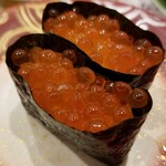回転寿し トリトン - イクラ。