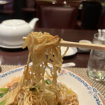 ホテルオークラ 中国料理「桃花林」 - 五目焼きそば１８８０円。麺の強めの焼き加減が良かったです（╹◡╹）
